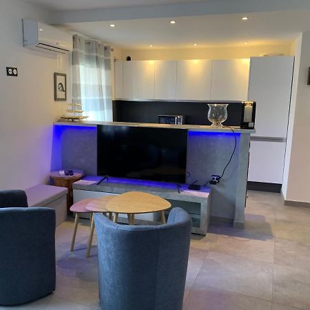 Grand Studio Tres Agreable Avec Bar, Cuisine Et Terrasse Cagnes-sur-Mer Exteriér fotografie