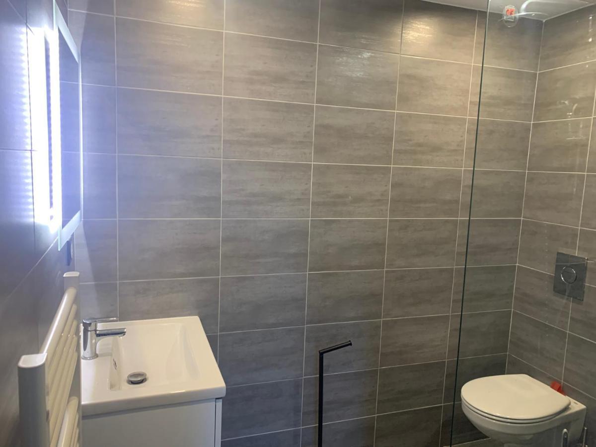 Grand Studio Tres Agreable Avec Bar, Cuisine Et Terrasse Cagnes-sur-Mer Exteriér fotografie