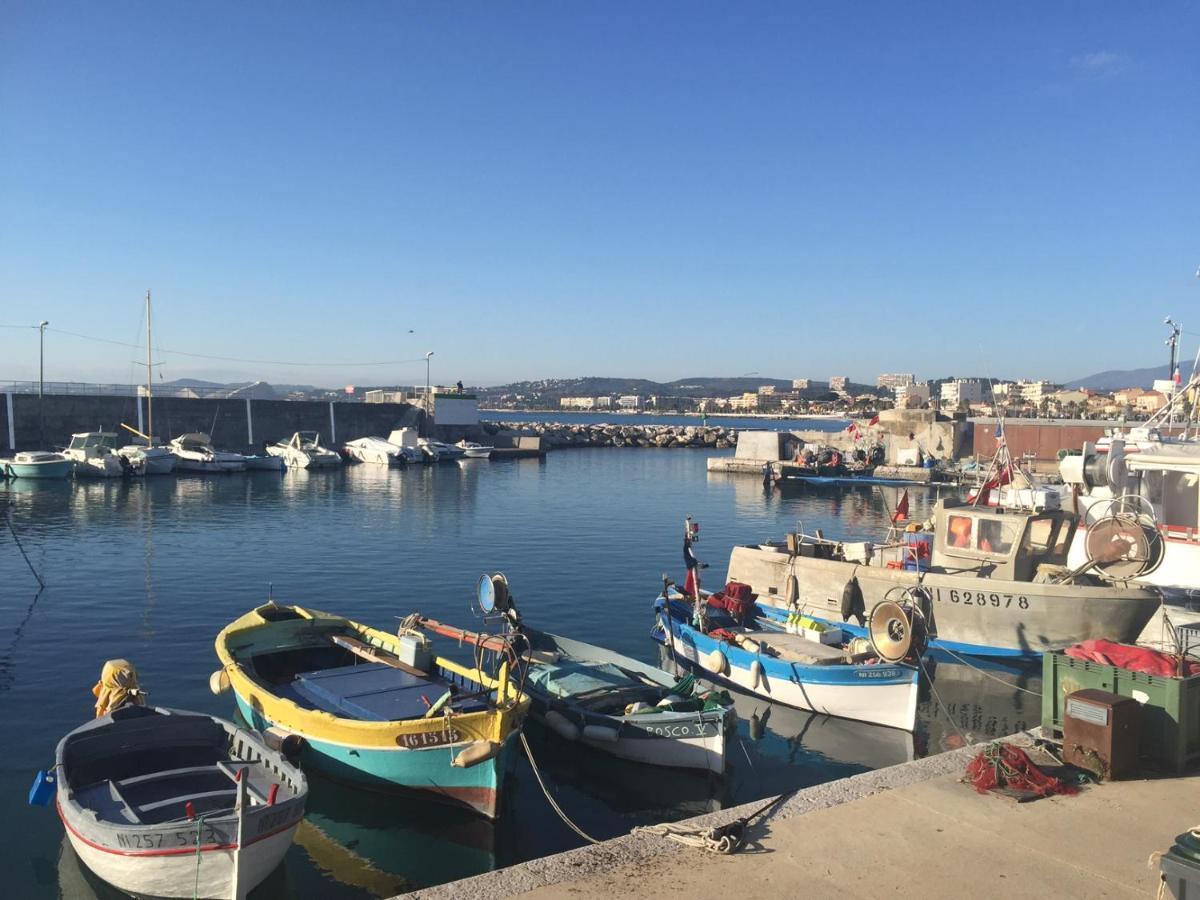 Grand Studio Tres Agreable Avec Bar, Cuisine Et Terrasse Cagnes-sur-Mer Exteriér fotografie